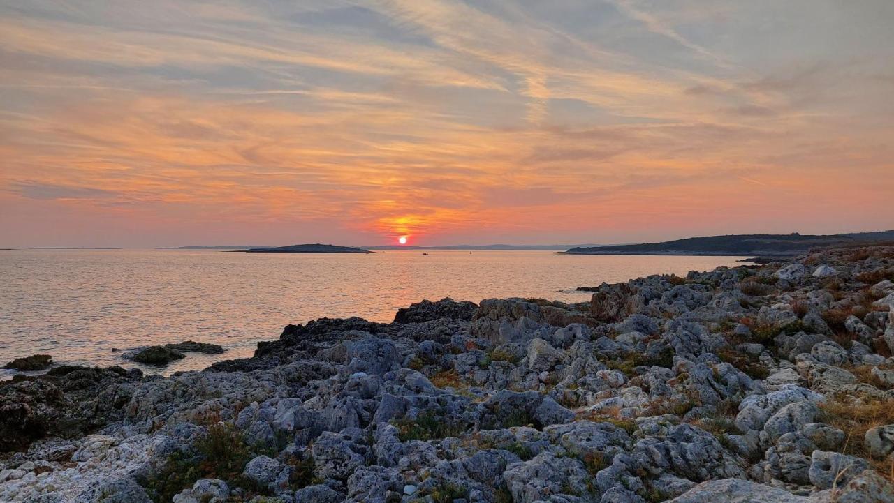 Apartment Agava Istria - Family Vacation Rental With Free Parking, Garden, Wifi Liznjan Exterior photo